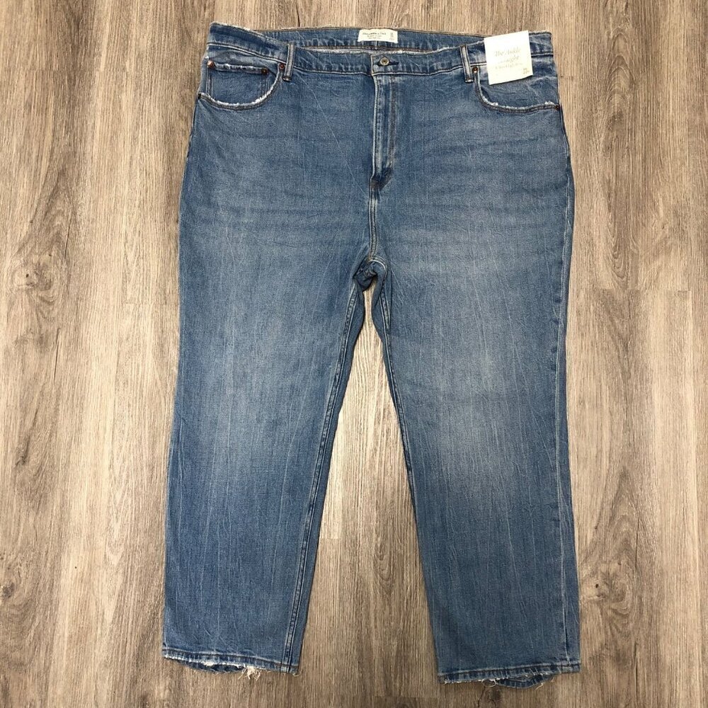 NWT Abercrombie & Fitch Ankle Straight Ultra High Rise Jeans Women's Size 36/22R